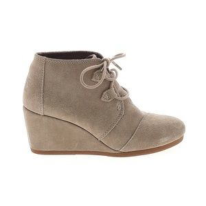 TOMS desert wedge taupe suede EUC!